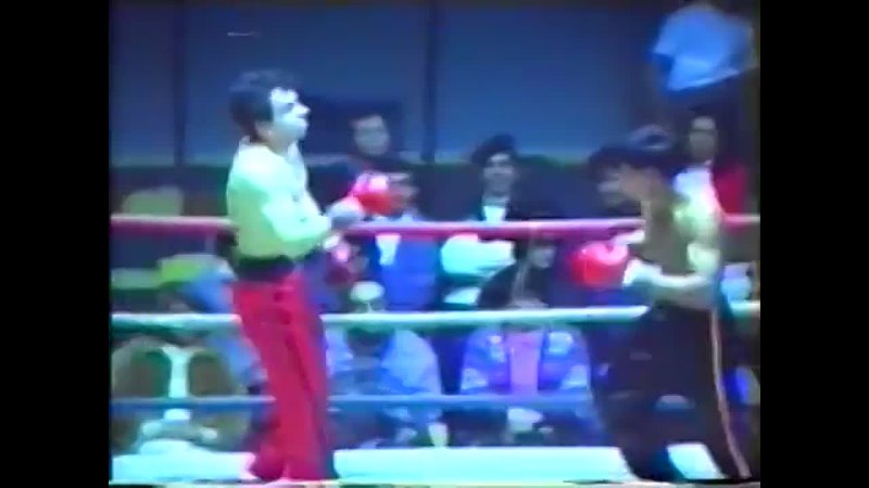 Juan Rompehuesos Corrales pantalon rojo vs Jose Guiñazu