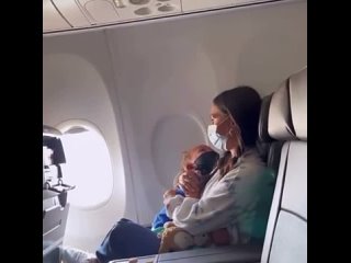 Ребенка с астмой сняли с самолета