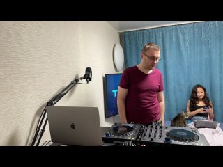 Tycoos: Bedroom DJ Live Stream #004