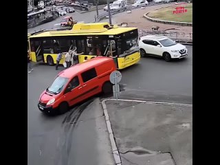 Троллейбус с толкача