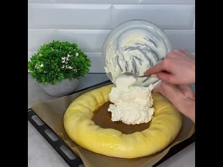 Воздушный пирог с творожной начинкой