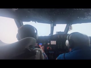 Эпицентр урагана “Ида“ сняли изнутри кабины пилота