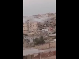 درعا - اشتباكات عنيفة الأن مع قصف بالمضادات الأرضية في درعا البلد