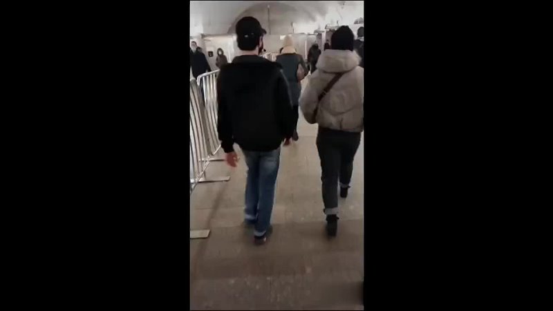 В Москве мигрант снимал в метро видео о том, как лапает