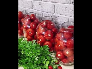 Сладкие помидоры с чесноком
