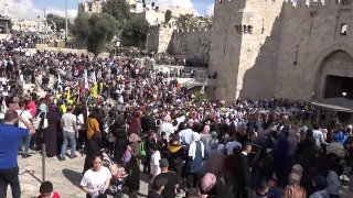Police say 22 suspects were arrested amid clashes near Jerusalem's Damascus Gate throughout the day.mp4