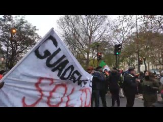 PARIS: MANIFESTATION EN SOUTIEN AUX ANTILLES