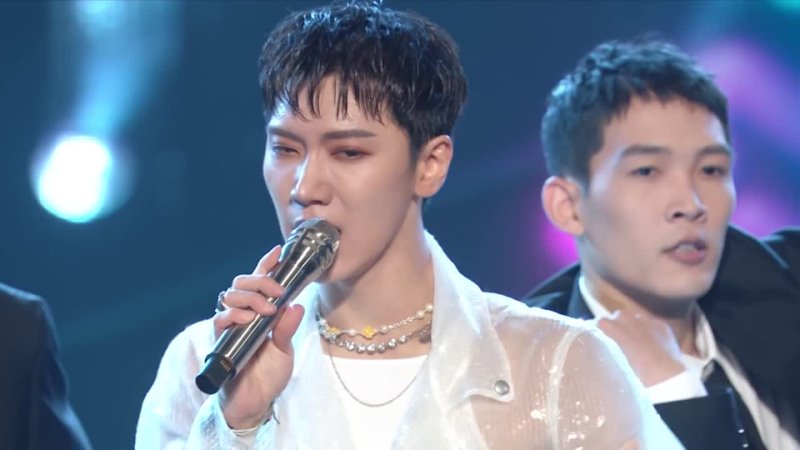 TEN – New Heroes + Paint Me Naked [Stage]