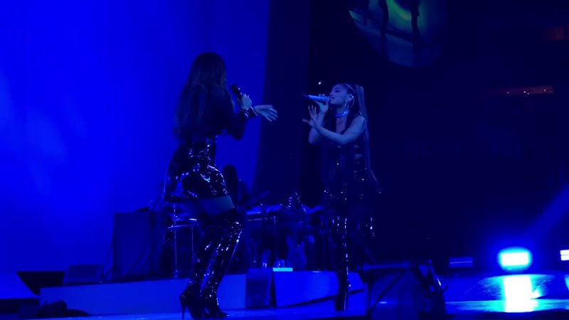 Ariana Grande & Liz Gillies - Give It Up (Атланта 19/11/19)