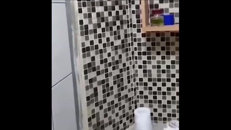 В Подмосковье женщина сама сделала ремонт в туалете