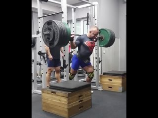 Аркадий Шалоха приседает 330 кг на 2 повторения! в/к до 82,5 кг!