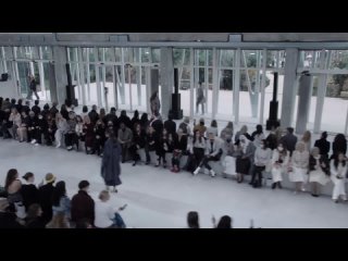 Показ CHANEL Métiers d’art 2021/22