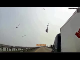 В американском штате Луизиана вертолет Bell 407 упал на проезжую часть трассы