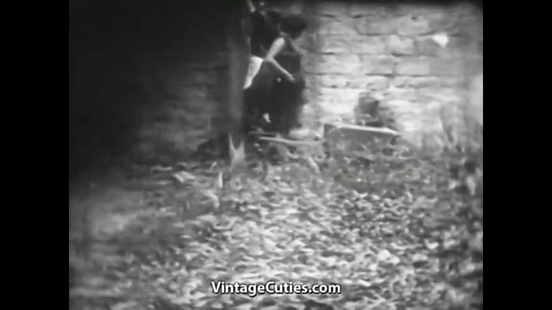 1910s-vintage-porn-videos-naked-maids-washing-laundry
