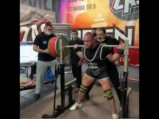 Аркадий Шалоха приседает в бинтах 350 кг, собственный вес 87 кг