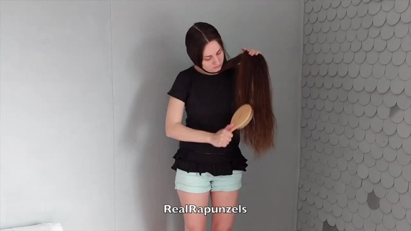 RealRapunzels   Brushing Very Thick, Wet Hair (preview). 