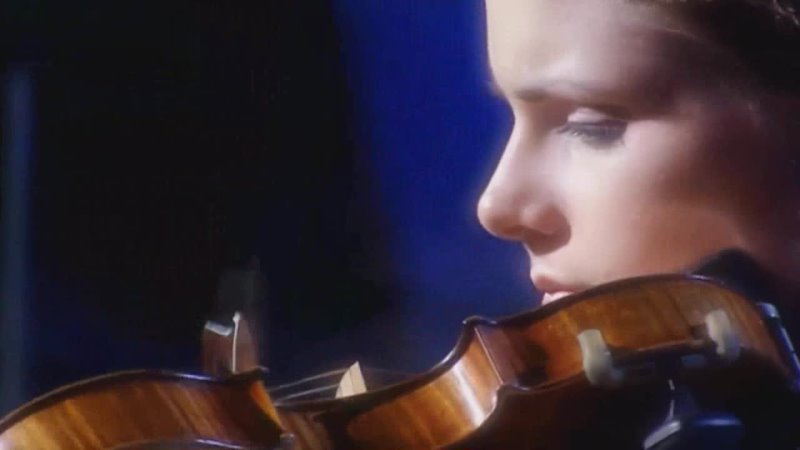 Vivaldi The Four Seasons 11 Winter 2 Largo ( Julia Fischer Performance