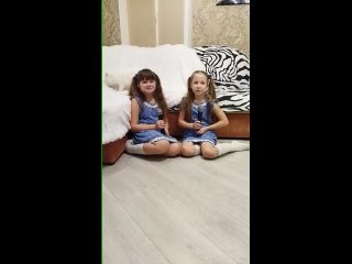 Баранович Карина,9 лет, Мизула Маша, 8 лет, В.Я.Шаинский Песня мамонтенка