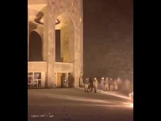 Свежищие видео Ахмади Масуда, Лидера Фронта афганского национального сопротивления в Панджшере, особенно во время посещения мавз