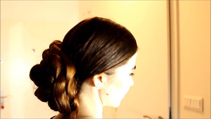 Simple hairstyles for very long hair Lot of hair buns. Grow long