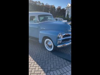 Rick Ross приобрёл светло-голубой Chevrolet Suburban 1955 года для своей внушительной коллекции авто