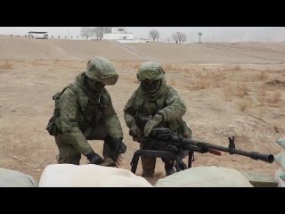 Стрельба российских расчетов из крупнокалиберных пулеметов «Утес» в Таджикистане