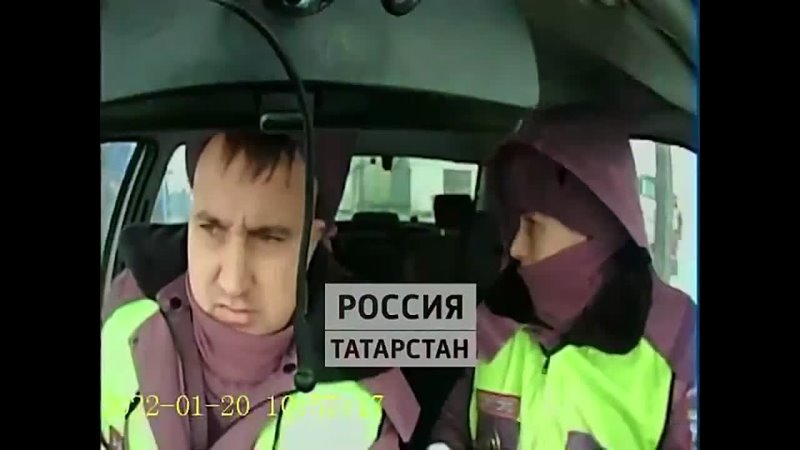 В Казани сотрудники ДПС спасли двухмесячную малышку которая начала задыхаться