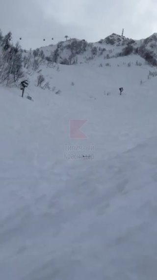 ???? Сноубордиста чуть не убило лыжей, которая прилетела ему в голову. Он был без шлема.

Сообщается,... [читать продолжение]