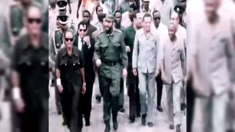 кровавый Гей Кастро пытается сифилицировать Кубу