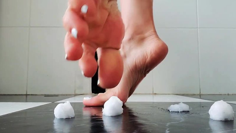 tiptoe crushing snowballs, Feet, Soles,