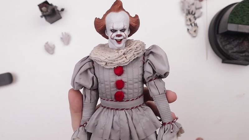 Hot Toys MMS555: IT Chapter Two Pennywise 1,