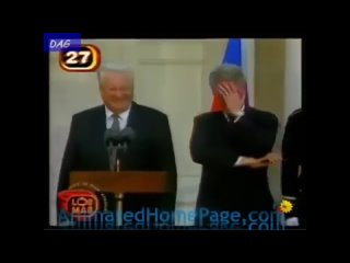 Бухой Ельцин чуть не падает с трапа и марширует по Берлину!