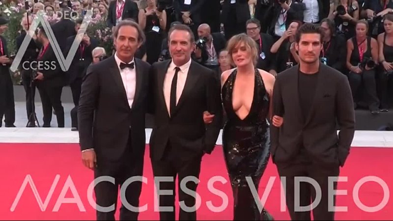 Jean Dujardin, Nathalie Pechalat and J accuse Cast on the red carpet in Venice