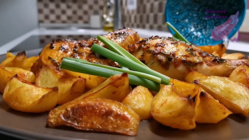 Курица с картошкой в духовке: необычный способ