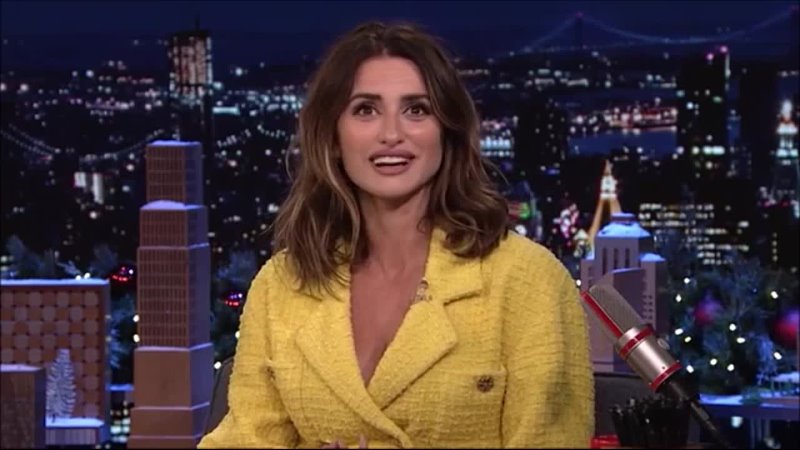 Penelope Cruz au Tonight Show de JImmy Fallon le 15 Décembre