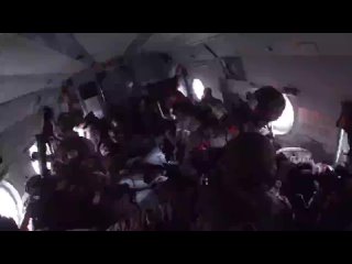 Минобороны России опубликовало видео высадки тактического десанта и взятия под контроль аэродрома в Гостомеле