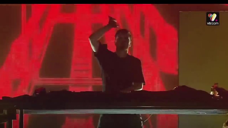 Martin Garrix x Zedd feat. Emily Warren Follow Lollapalooza Chile