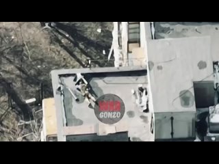 ⚡️ПТУРщики «Азова» на крышах Мариуполя, бронетехника и артиллерия нациков в жилых домах⚡️