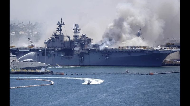 Сколько кораблей потопили украинцы за время. Торпедированный корабль. Военный корабль потоплен. Американские корабли в Крыму. Потопили десантный корабль.