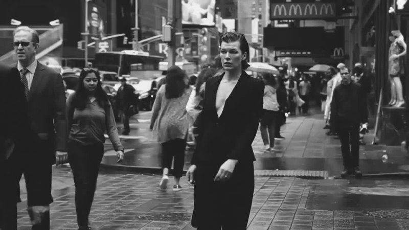 Milla Jovovich в объективе легендарного Peter Lindbergh