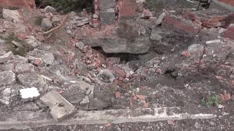 Разрушенный храм в Мариуполе