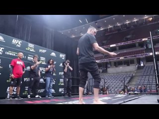 Nate Diaz smokes a joint for his open workout - UFC 241 Open Workout