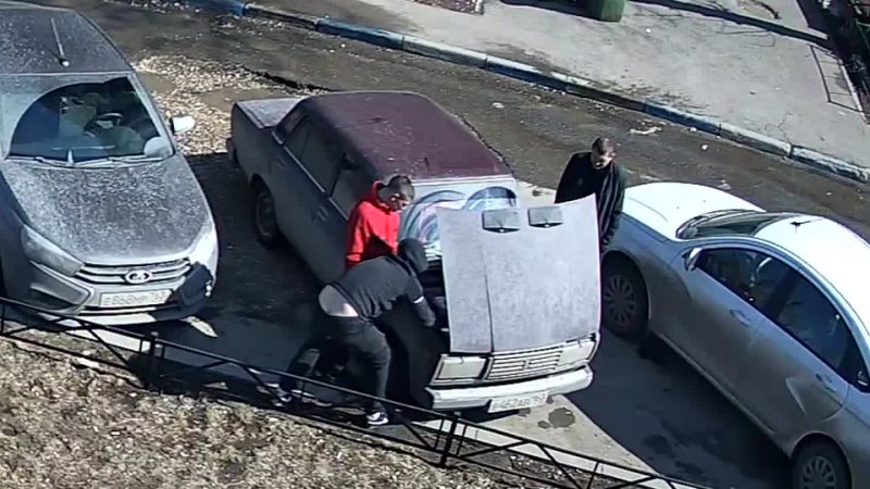 Грабители воровавшие аккумуляторы с машин на Дзержинского — пойманы!