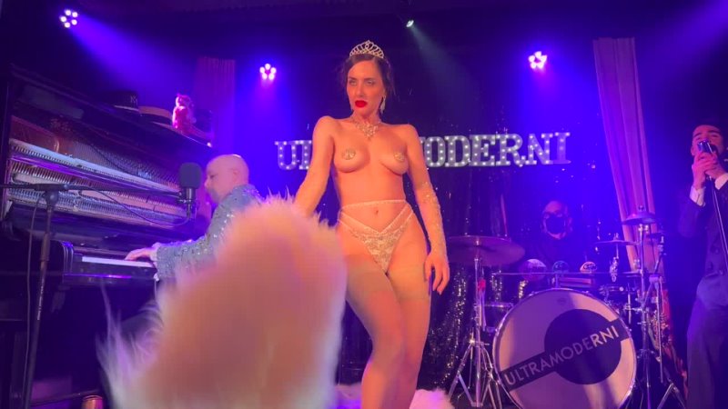 Candy Rose 💃 Burlesque Show 🌹 Beautiful Sexy Topless Girl 🌷