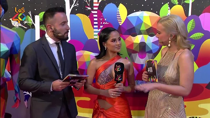2019 Becky G se siente así con Mala Santa Red Carpet LOS40 Music Awards