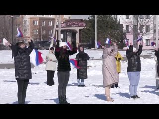 Новооскольцы отметили годовщину воссоединения Крыма с Россией массовым флешмобом