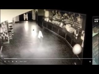 «Полтергейст» попал на камеру видеонаблюдения в британском клубе