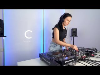 Noemi Black - Oddcast 142 // Live Studio Mix 30.03.2022 // Techno