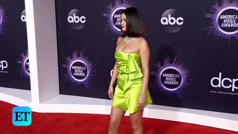 2019 Red Carpet Selena Gomez Stuns in Chartreuse Mini Dress 2019 American Music