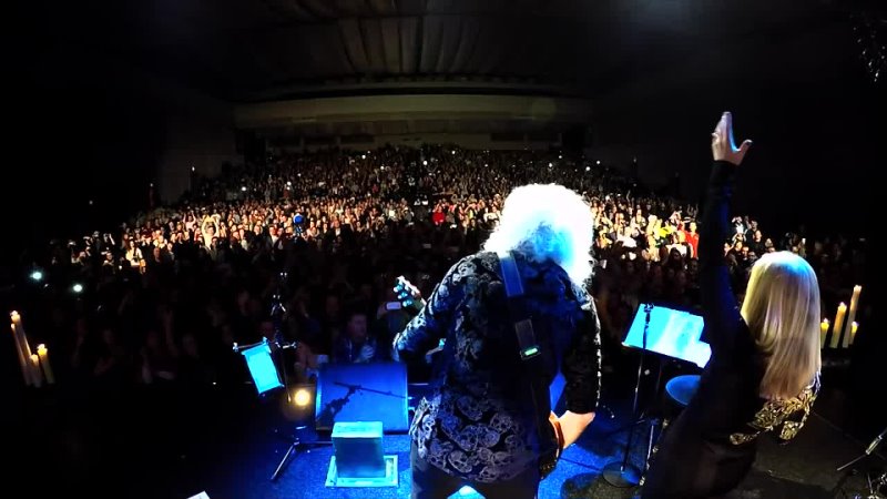 BRIAN MAY KERRY ELLIS Roll with You (official video